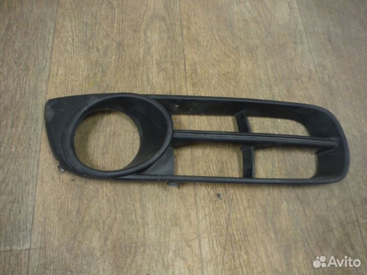 Окантовка птф правая (неоригинал) Skoda Fabia 2 2010