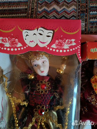 Кукла фарфоровая клоун