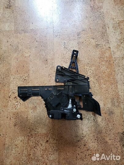 Ford Focus 2 Замки задних дверей