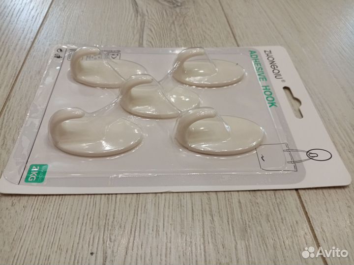 Крючки. Вешалки. Держатели