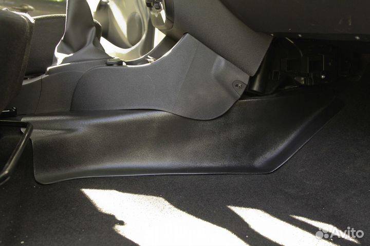 Накладки защитные на центр тоннель Лада Ларгус