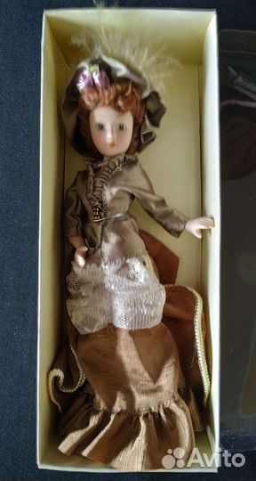 Кукла фарфоровая коллекционная