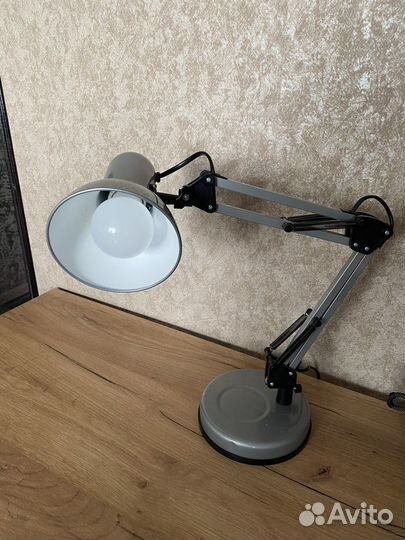 Лампа настольная