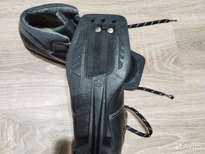 Лыжные ботинки