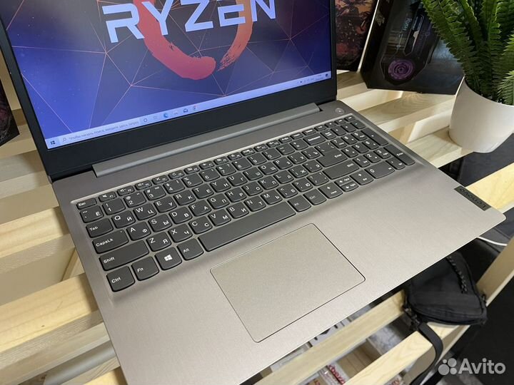 Свежий Lenovo FHD Ryzen 3 3250U/8Gb DDR4/SSD