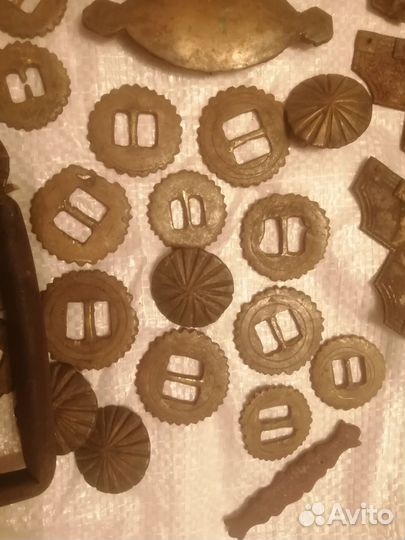 Утюги латунные круглые пуговицы старинные