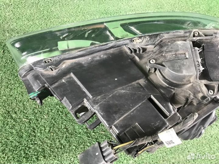 Фара левая Volvo S60