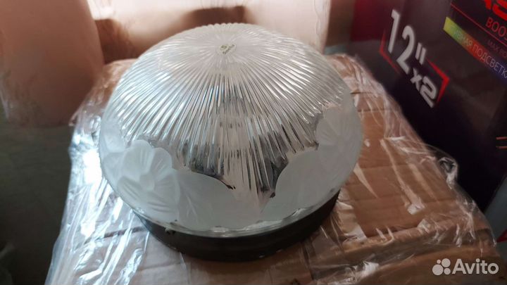 Плафон с лампами