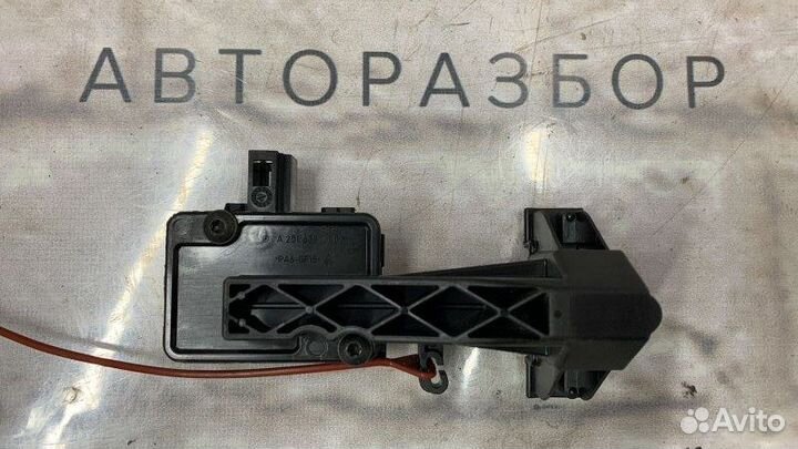 Замок лючка бензобака задний Mercedes-Benz