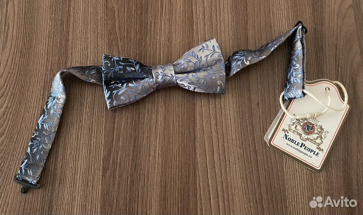 Галстук и бабочки