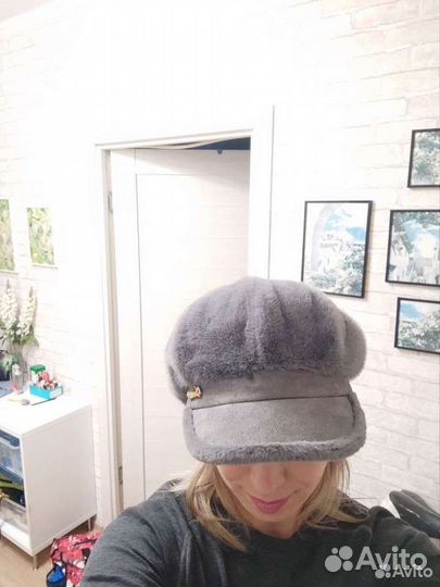 Шапка женская серая плюшевая