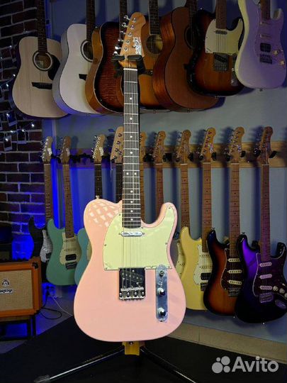 Электрогитара + чехол в подарок