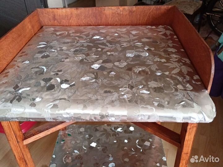 Пеленальный столик