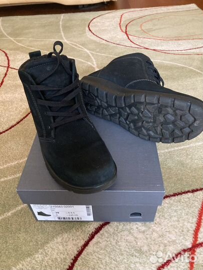 Ботинки женские зимние 39 размера