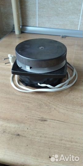 Электроплитка СССР рабочая, в хорошем состоянии