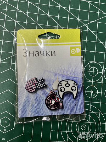 Аниме значки пины