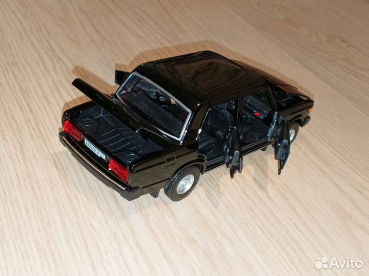 Модель ваз 2107, инерционная, звук и свет. эффекты