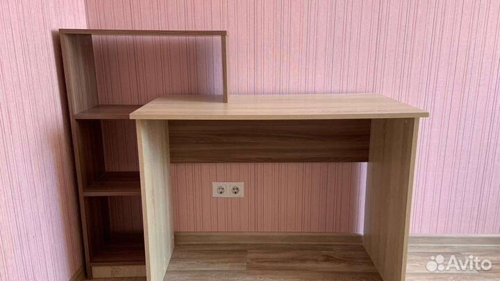 Детский письменный стол