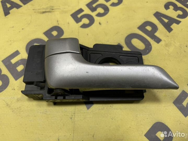 Ручка передняя левая внутренняя Kia Rio 3