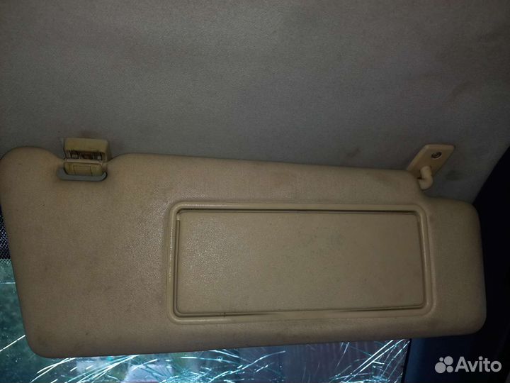 Солнцезащитный козырек