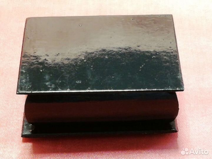 Миниатюрная лаковая шкатулка