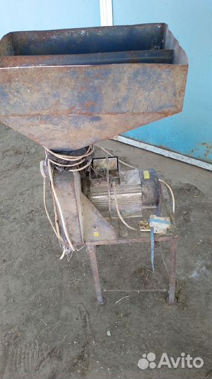 Зернодробилка