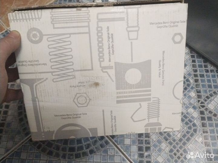 Генератор Мерседес Актрос 28V/100A A0141545402