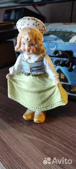 Статуэтка качающаяся девочка советская