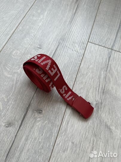 Ремень тканевый Levis красный