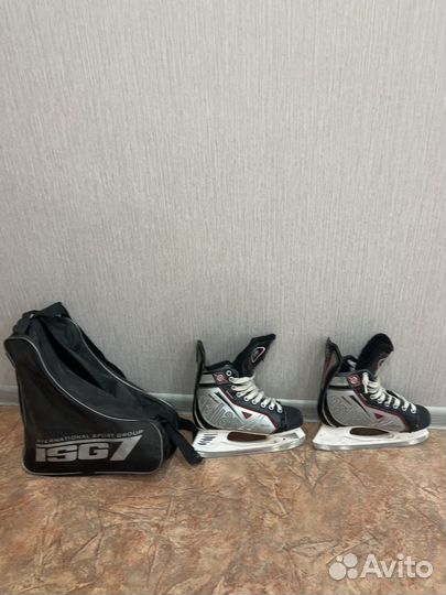 Коньки хоккейные 40 размер