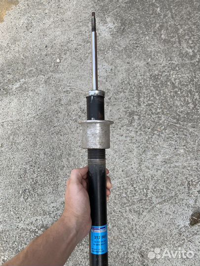 Стойка амортизатора w211