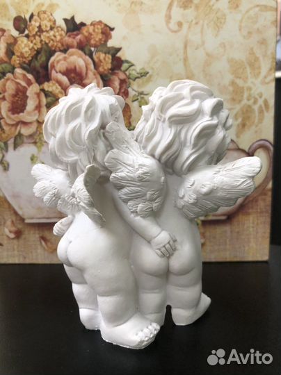 Ангел из гипса