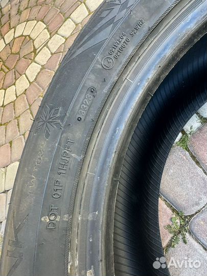 Triangle Snowlink TWT02 265/50 R19