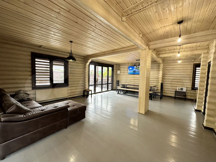 Коттедж 160 м² на участке 6 сот.