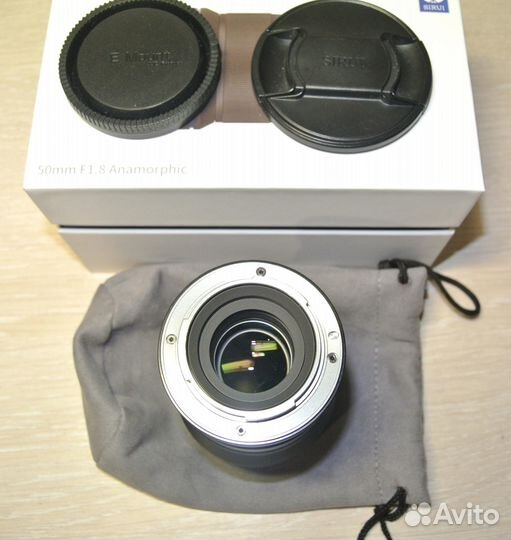 Объектив Sirui 50 mm F1.8 1.33х Anamorphic Sony E