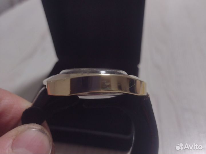 Продам часы Слава в позолоте СССР Au10