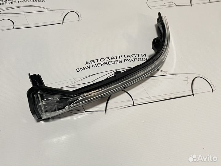 Пoвтоpитель повoрота правый bмw G30 G20 G11 новый