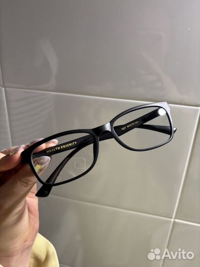 Blue light blocking glasses