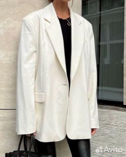 Белый пиджак