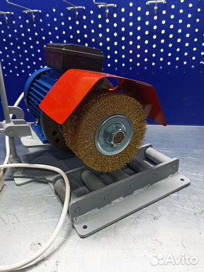 Станок для зачистки труб от ржавчины