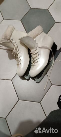 Коньки фигурные 37 размер утепленные