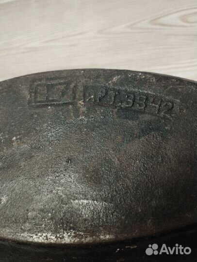 Казан чугунный (утятница)