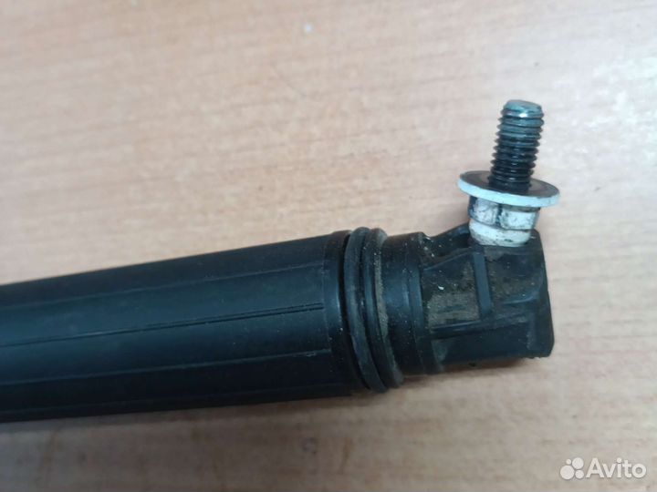 Пневмоупор крышки Киа Соренто Прайм um