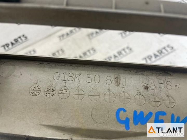 Накладка 5-й двери mazda capella