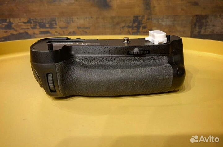 Батарейный блок Nikon MB-D16 Multi-Power для D750