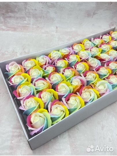Мыльные розы радужные