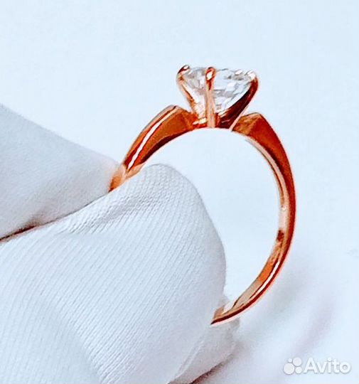 Золотое кольцо с камнем 16,5р
