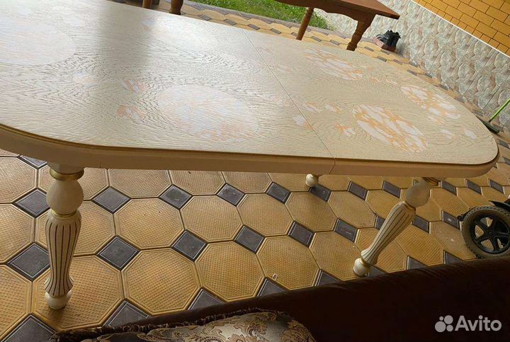 Кухонный стол б/у