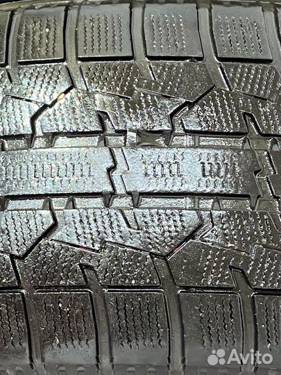 Toyo Observe Garit GIZ 225/50 R17 94Q