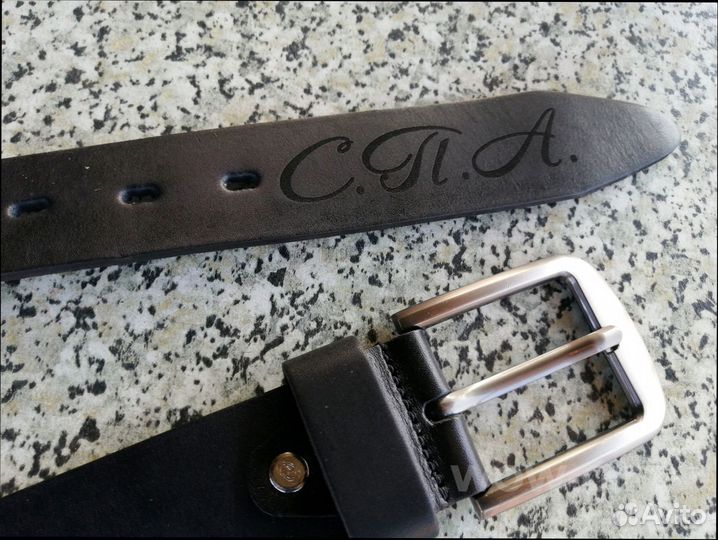 Ремень мужской кожаный с гравировкой